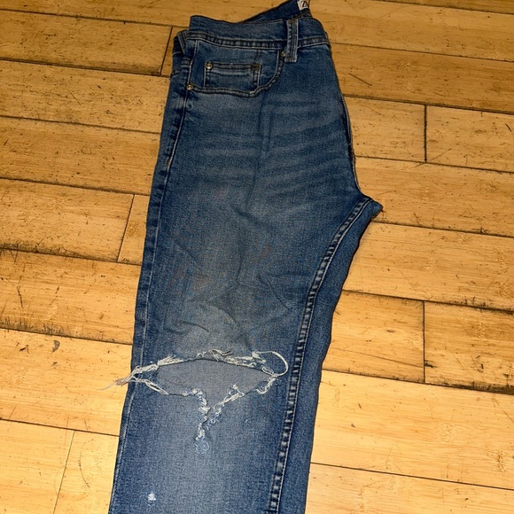 Zara distressed jeans - Picture 3 of 8